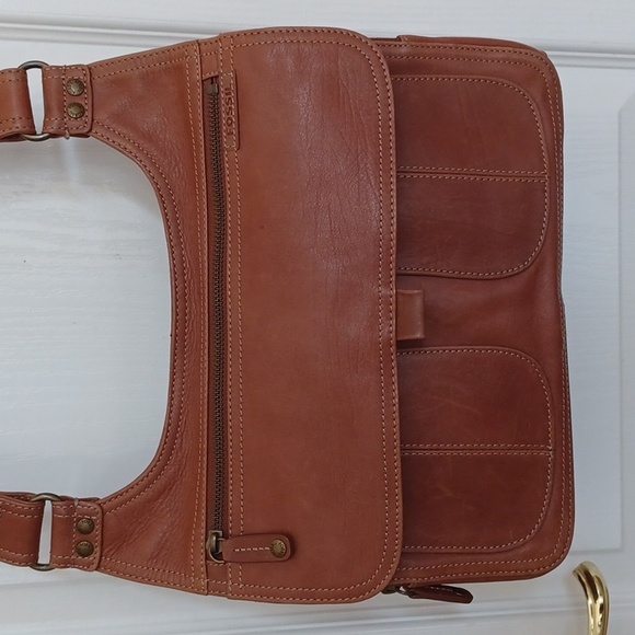 Fossil Leather Flap Organizer Bag! - Picture 2 of 16